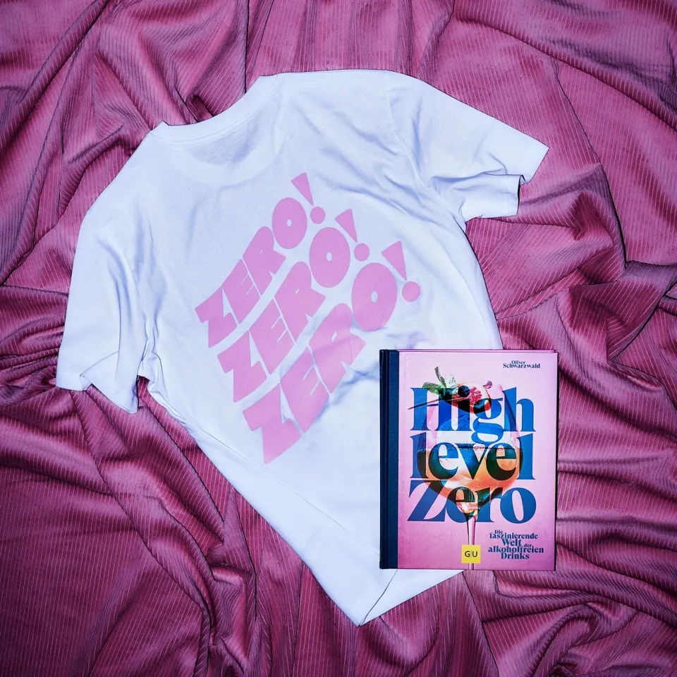 Highlevel Zero ZeroZeroZero Bundle Buch + Shirt weiß pink