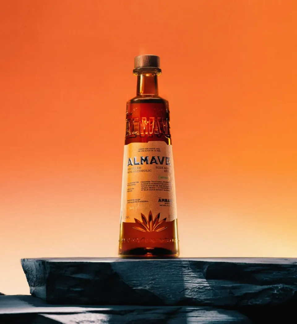 Almave Ámbar Tequila alkoholfrei Flasche Agave